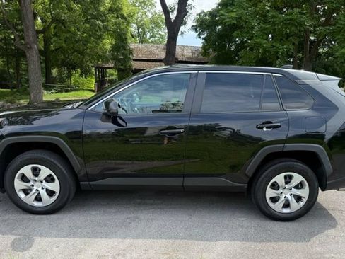 Used 2023 Toyota RAV4 LE FWD image 10