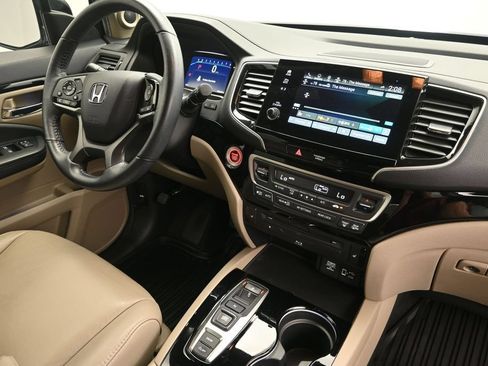 Used 2021 Honda Pilot Touring image 18