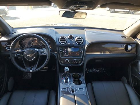 Used 2019 Bentley Bentayga AWD/4WD image 12