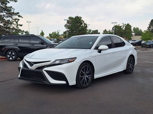Used 2023 Toyota Camry SE FWD image 7