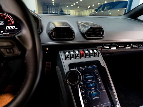 Used 2021 Lamborghini Huracan EVO RWD image 50