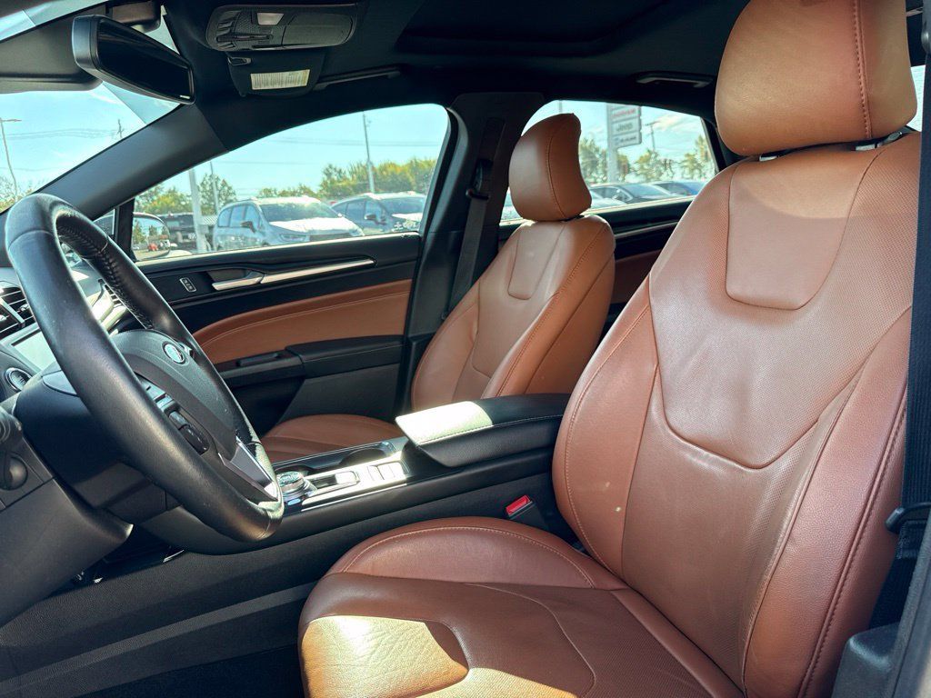 Used 2019 Ford Fusion Titanium FWD image 31