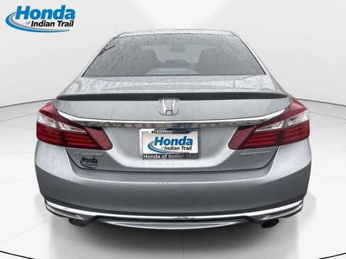 Used 2017 Honda Accord Sport image 7