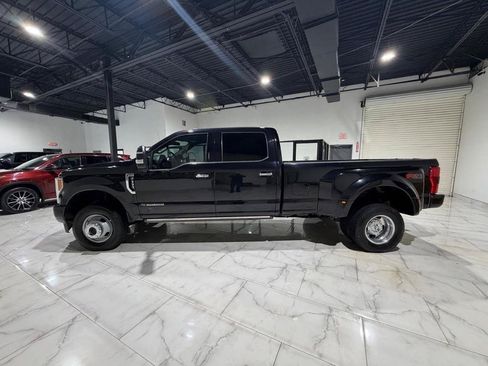 Used 2019 Ford F350 Platinum w/ Platinum Ultimate Package AWD/4WD image 5