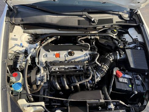 Used 2011 Honda Accord EX-L image 31