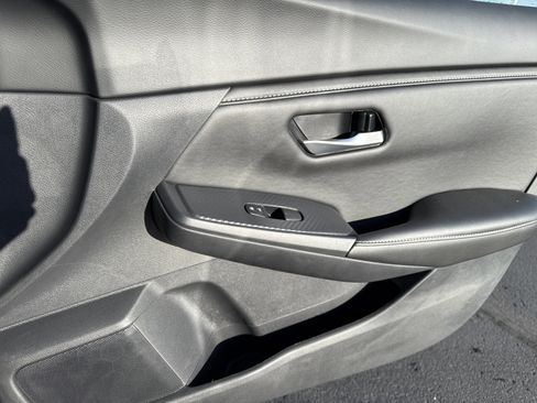 New 2025 Nissan Sentra SV image 18