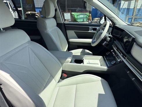 Used 2025 Hyundai Santa Fe SEL image 25