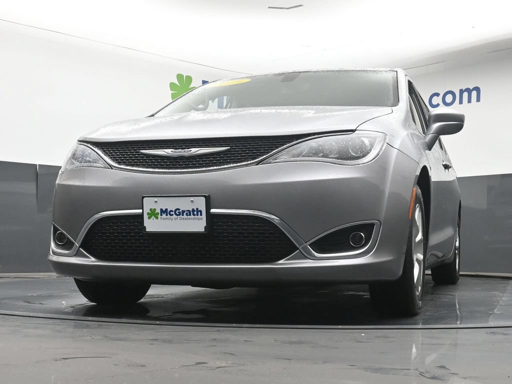 Used 2019 Chrysler Pacifica Touring Plus w/ Tire & Wheel Group FWD image 7