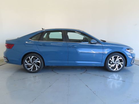 New 2026 Volkswagen Jetta SEL image 2