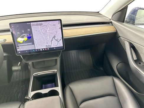 Used 2022 Tesla Model Y Long Range AWD/4WD image 23