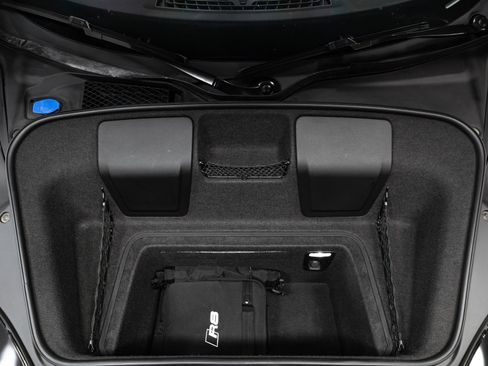 Used 2018 Audi R8 V10 w/ Premium Package image 31