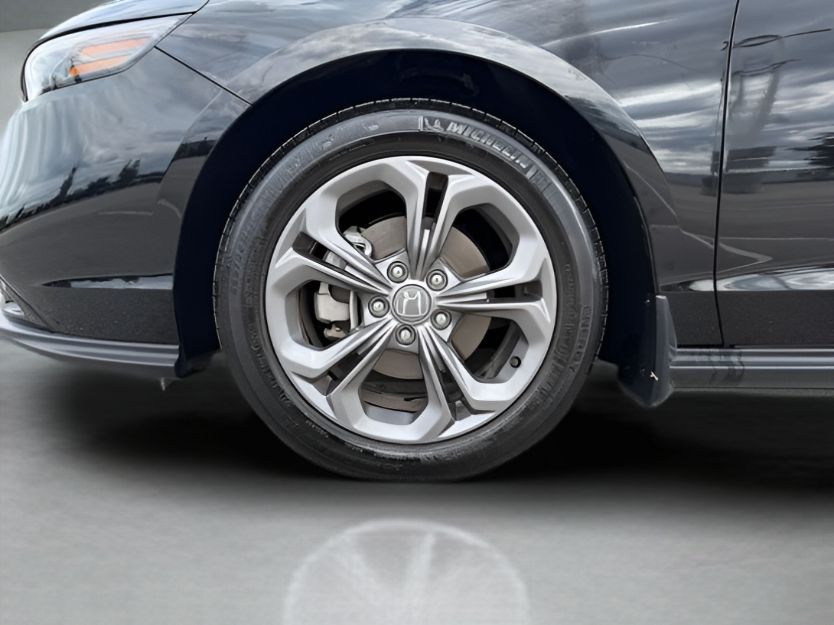 Used 2024 Honda Accord EX image 30