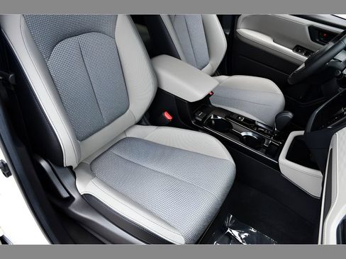Certified 2026 Subaru Forester Premium AWD/4WD image 31