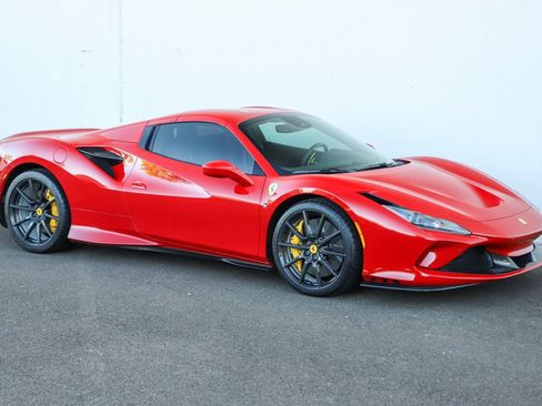 Certified 2022 Ferrari F8 Tributo RWD image 9