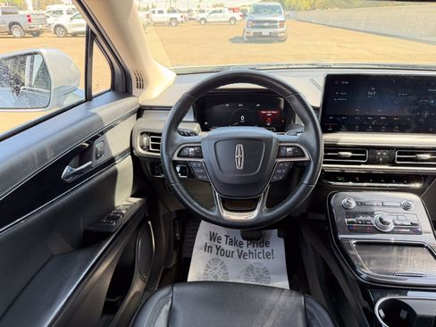Used 2022 Lincoln Nautilus FWD w/ Premium Package image 16