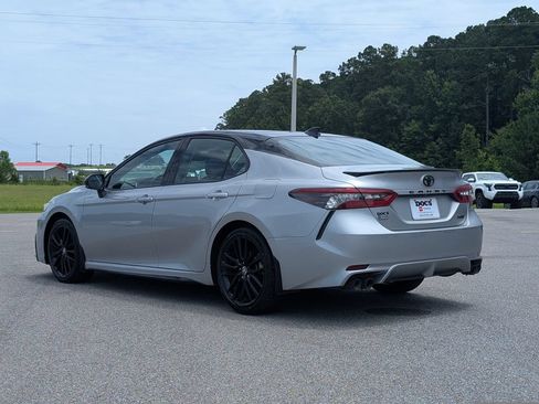 Used 2023 Toyota Camry XSE FWD image 3