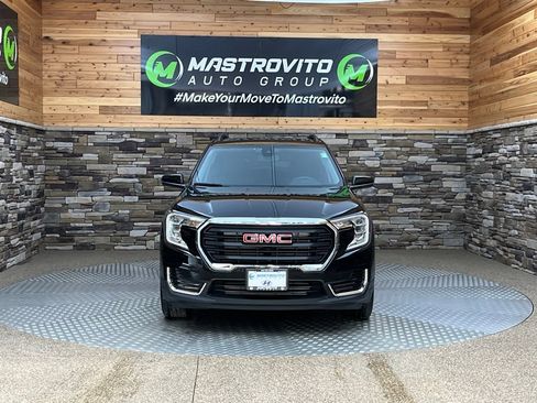 Used 2023 GMC Terrain SLE w/ Driver Convenience Package AWD/4WD image 3