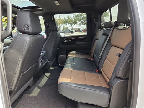 Used 2025 Chevrolet Silverado 2500 High Country w/ High Country Premium Package image 13