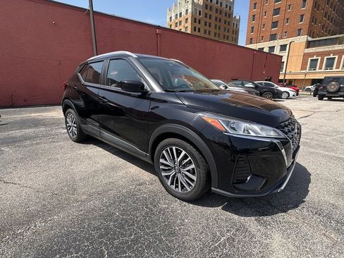 Used 2022 Nissan Kicks SV FWD image 8