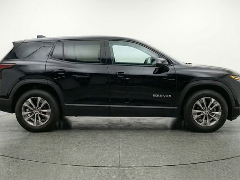 Used 2025 Chevrolet Equinox LT image 11