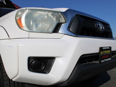 Used 2014 Toyota Tacoma PreRunner w/ SR5 Package RWD image 7