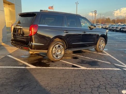 Used 2025 Ford Expedition Active image 5