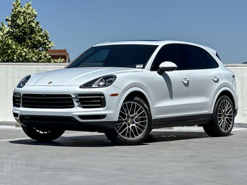 Used 2023 Porsche Cayenne Platinum Edition AWD/4WD image 1