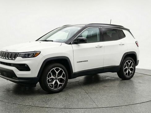Used 2025 Jeep Compass Limited AWD/4WD image 3