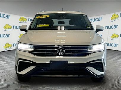 Used 2024 Volkswagen Tiguan SE