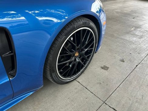 Used 2019 Porsche Panamera 4 AWD/4WD image 21