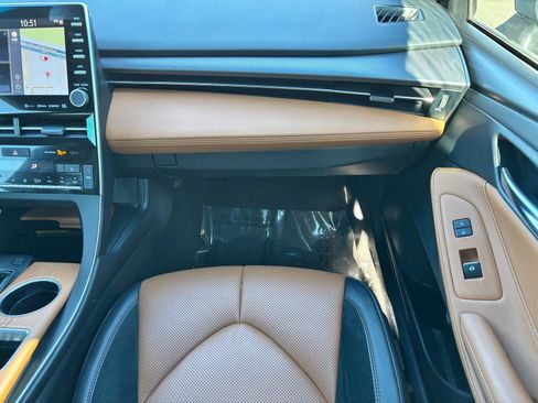 Used 2021 Toyota Avalon XSE image 18
