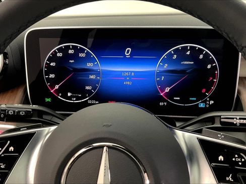 Used 2026 Mercedes-Benz GLC 300 4MATIC image 13