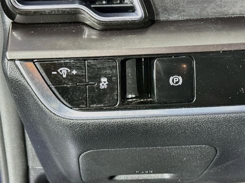 Certified 2023 Kia Sportage EX FWD image 10