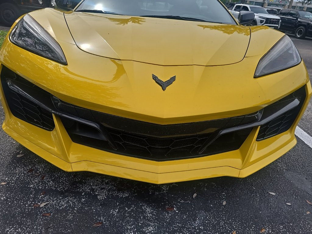 Used 2025 Chevrolet Corvette Z06 RWD image 13