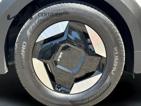Certified 2024 Kia EV9 Light Long Range RWD image 26