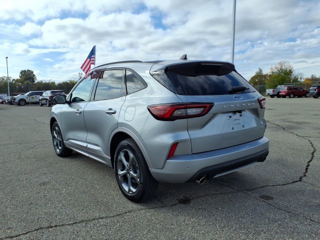 Used 2024 Ford Escape ST-Line w/ Tech Pack #1 AWD/4WD image 8