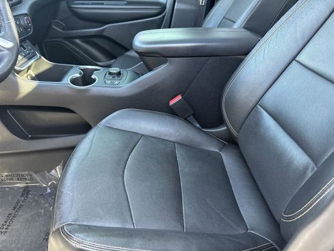 Used 2021 GMC Terrain SLT w/ Infotainment Package II image 12