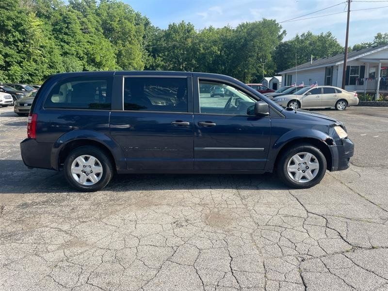 Used 2008 Dodge Grand Caravan SE FWD image 4