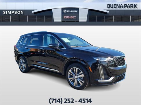 Used 2025 Cadillac XT6 Premium Luxury w/ Technology Package image 2
