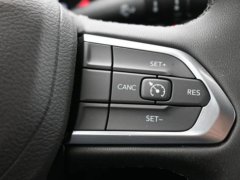 New 2026 Jeep Compass Latitude image 21