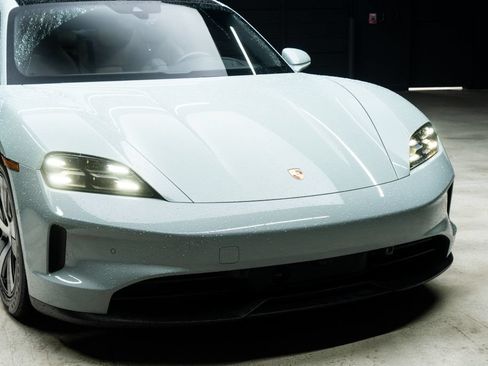 Used 2025 Porsche Taycan RWD image 5