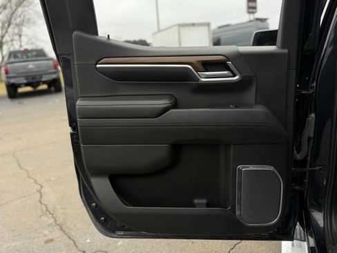 Used 2022 Chevrolet Silverado 1500 High Country w/ High Country Premium Package image 11