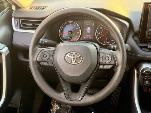 Certified 2022 Toyota RAV4 XLE FWD image 18