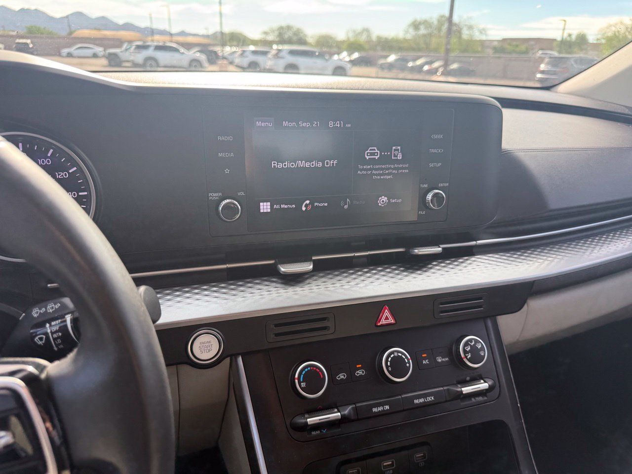 Used 2022 Kia Carnival LX FWD image 22