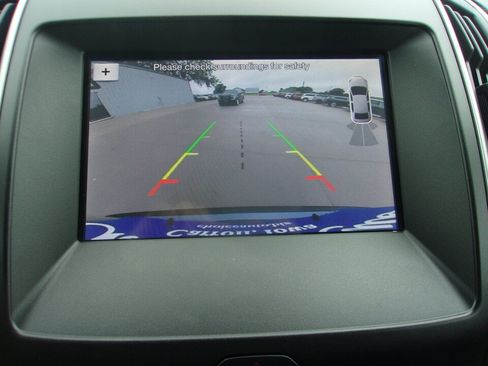 Used 2019 Ford Edge SEL w/ Equipment Group 201A AWD/4WD image 19