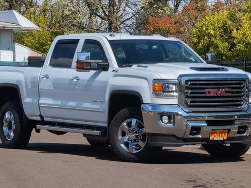 Used 2018 GMC Sierra 3500 SLT w/ Duramax Plus Package AWD/4WD image 2