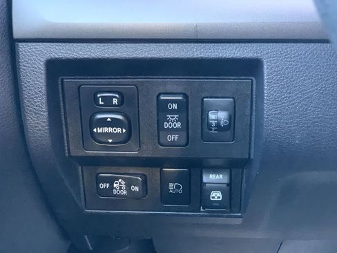 Used 2019 Toyota Tundra SR5 w/ SR5 Upgrade Package image 16