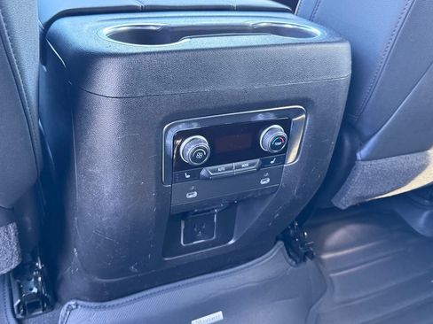 Used 2021 Chevrolet Suburban Premier AWD/4WD image 34
