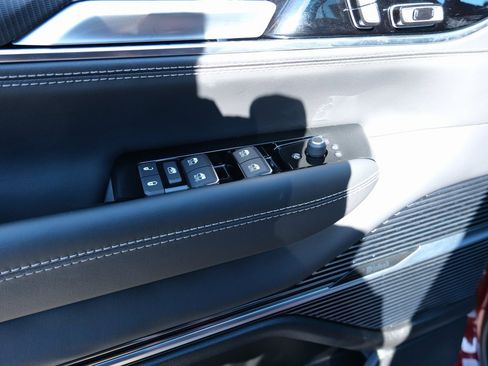 New 2026 Jeep Grand Wagoneer Summit image 30