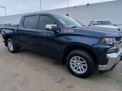 Certified 2022 Chevrolet Silverado 1500 LT w/ Z71 Off-Road Package AWD/4WD image 2